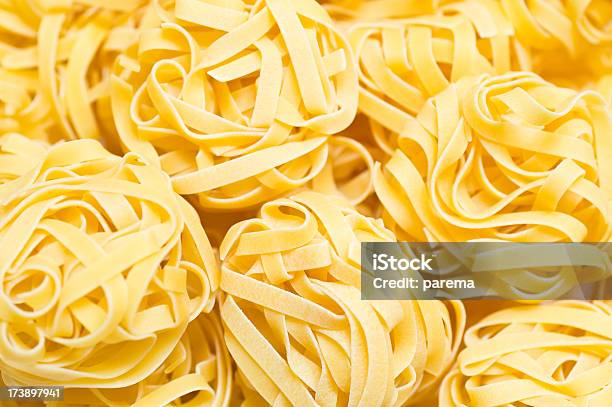 Foto de Macarrão Tagliatelle e mais fotos de stock de Alimentação Saudável - Alimentação Saudável, Alimento básico, Amarelo