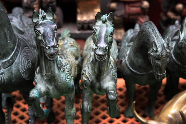 antyczny brązowy koń dane - sculpture horse bronze china zdjęcia i obrazy z banku zdjęć