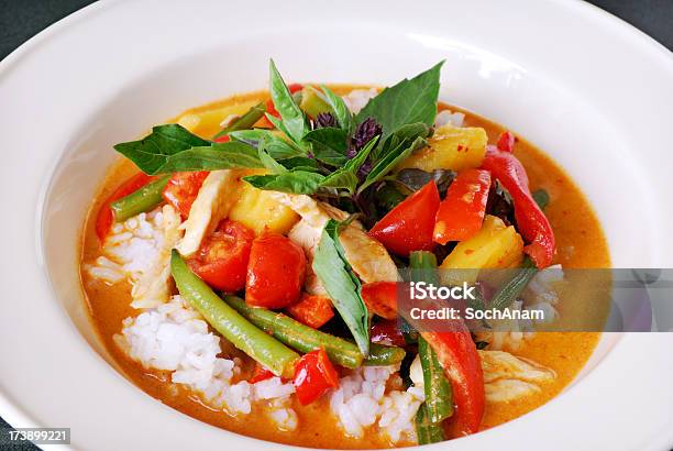 Foto de Com Curry Vermelho Tailandês e mais fotos de stock de Gaeng Phet Gai - Gaeng Phet Gai, Cultura Tailandesa, Frango