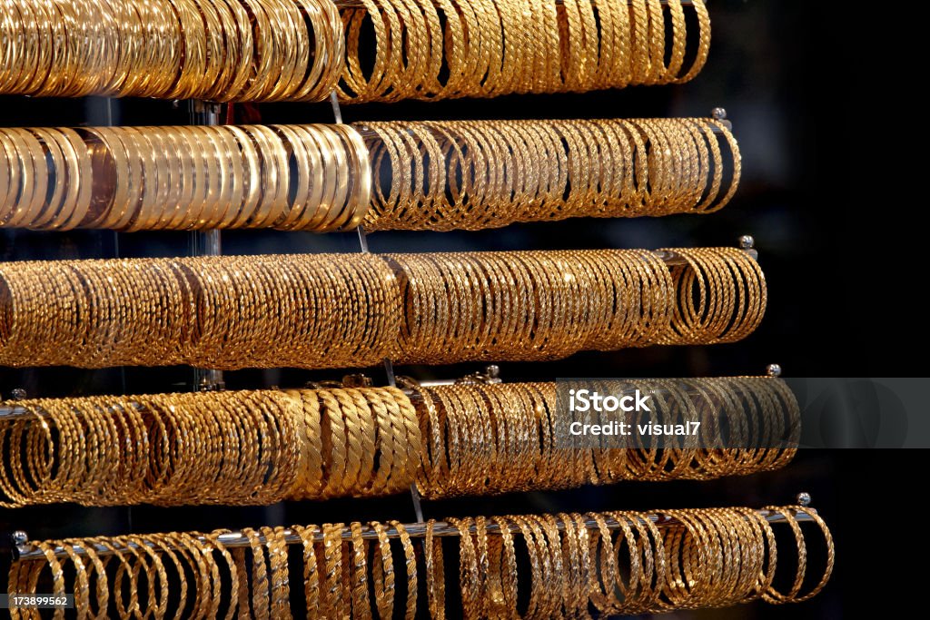 Pulseiras de ouro - Foto de stock de Acessório royalty-free