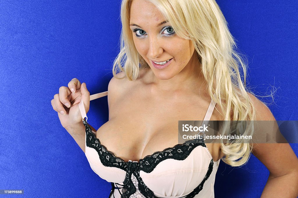 Blonde in Dessous - Lizenzfrei Weibliche Brust Stock-Foto