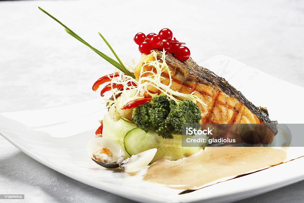 Salmone alla griglia - Foto stock royalty-free di Alimentazione sana