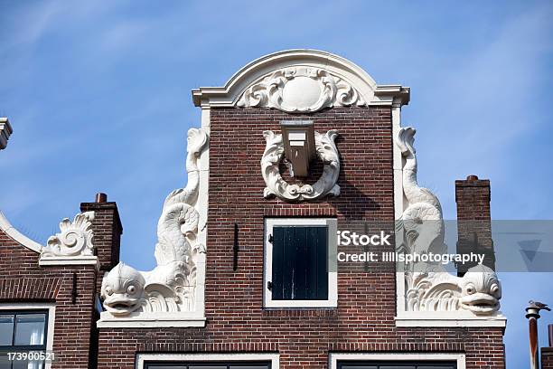 Ozdobny Gabled House W Amsterdamie - zdjęcia stockowe i więcej obrazów Amsterdam - Amsterdam, Dom - Budowla mieszkaniowa, Architektura