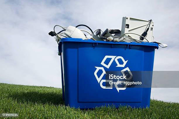 Reciclar Série - Fotografias de stock e mais imagens de Reciclagem - Reciclagem, Eletrónica, Símbolo de Reciclagem