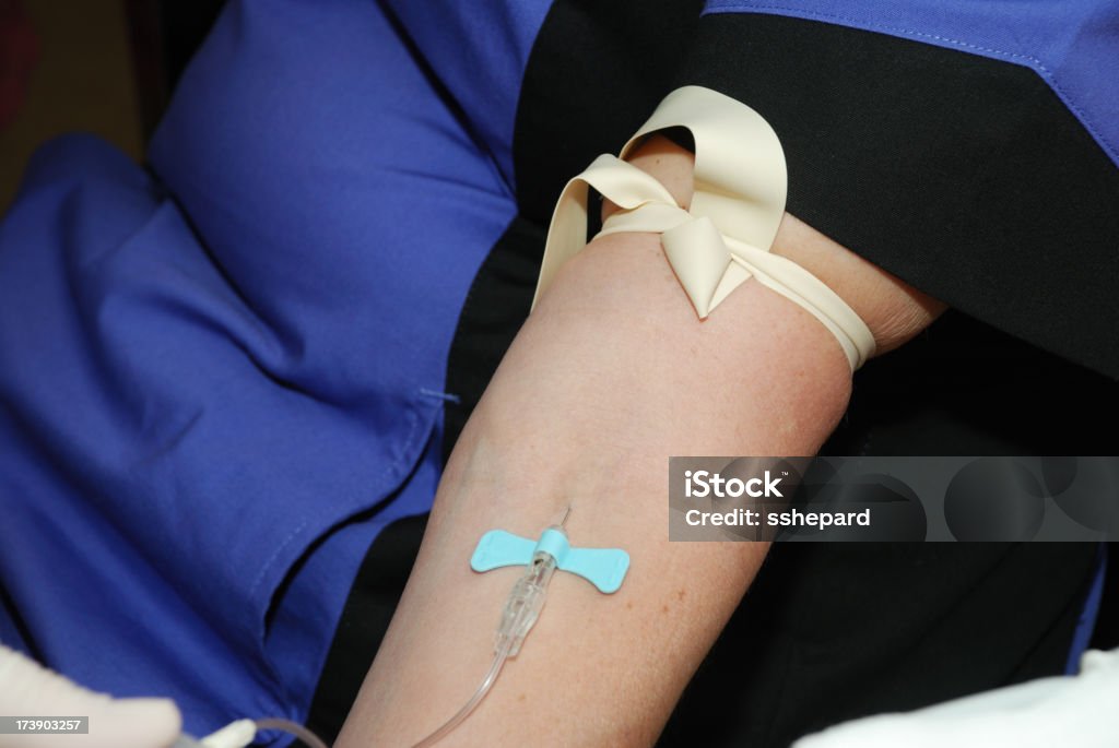 Extracción de sangre para la prueba - Foto de stock de Análisis de sangre - Prueba médica libre de derechos