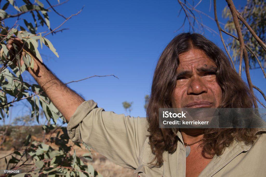 First-Nations-Mann im Outback - Lizenzfrei Australische Aborigine-Kultur Stock-Foto