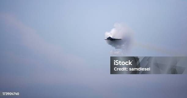 F 18 Super Шершень Sonic Boom — стоковые фотографии и другие картинки Звуковой удар - природное явление - Звуковой удар - природное явление, Истребитель, Пассажирский самолёт