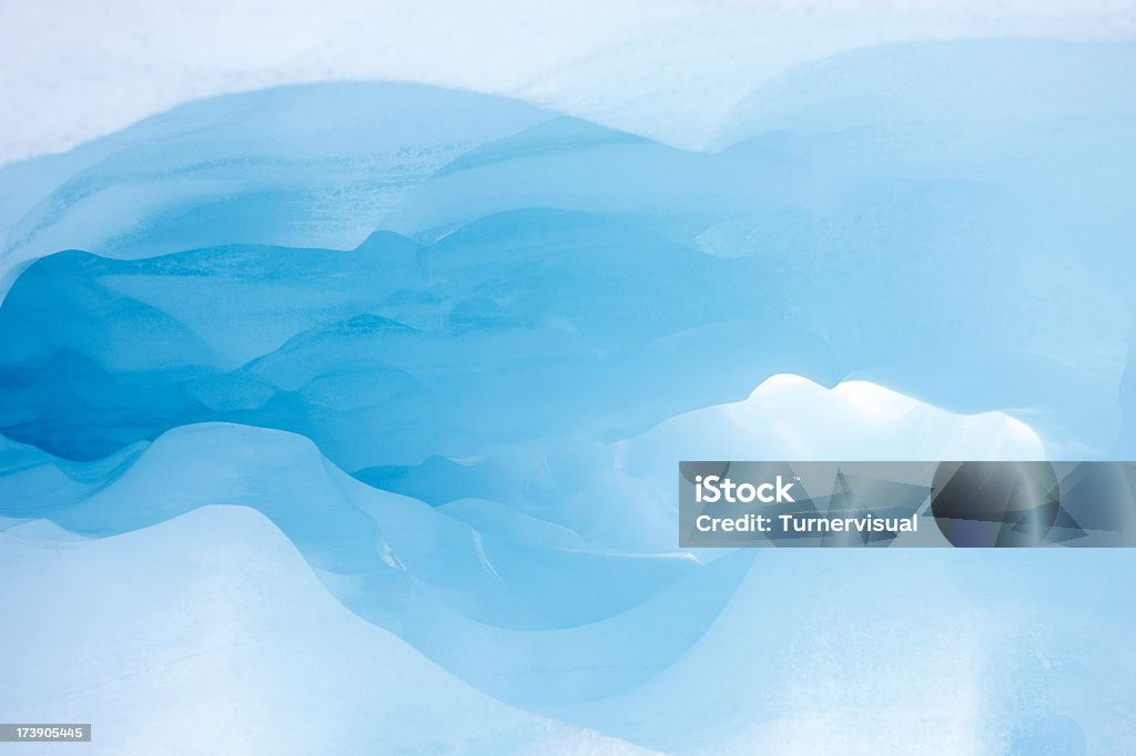 빙판 캐이브 - 로열티 프리 얼음 동굴 스톡 사진