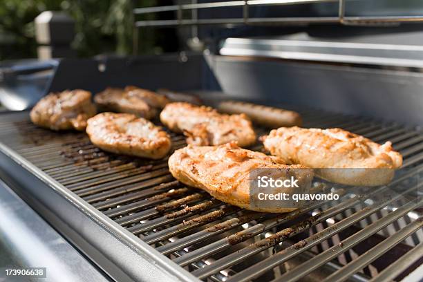 Foto de Churrasco Com Saudável Frango Grelhado Espaço Para Texto e mais fotos de stock de Grelhado - Cozido