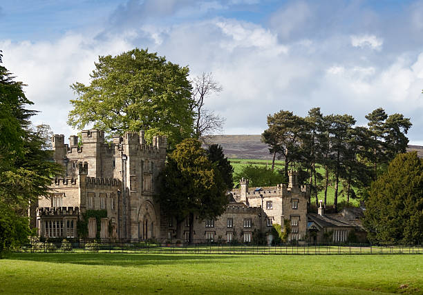 istock English Manor with Yorkshire Moors 173907157