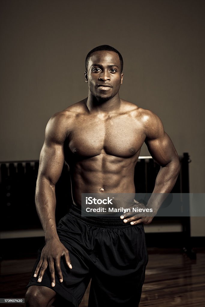 Muscoloso atleta - Foto stock royalty-free di Afro-americano