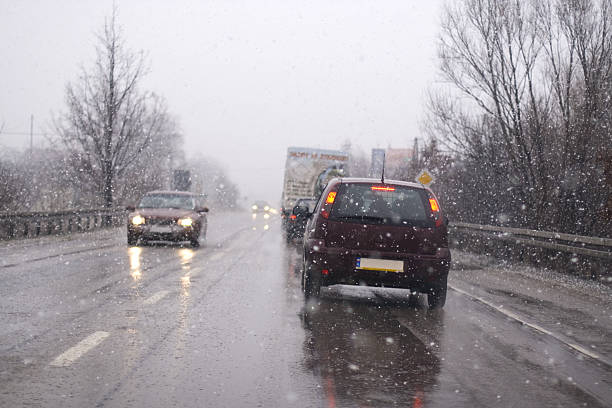 istock Winter and cars 173907463