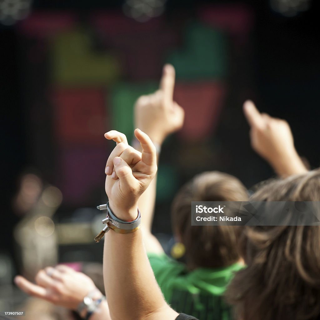Живой концерт поп-музыки - Стоковые фото Атмосфера события роялти-фри