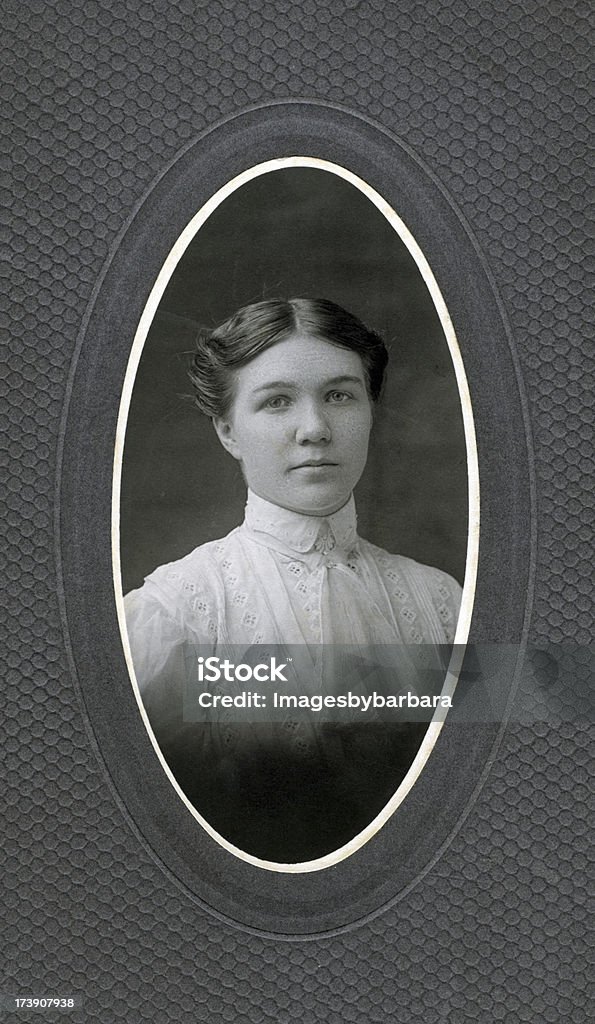 Ретро женщина, просмотрите другие изображения из этой серии - Стоковые фото 1890-1899 роялти-фри