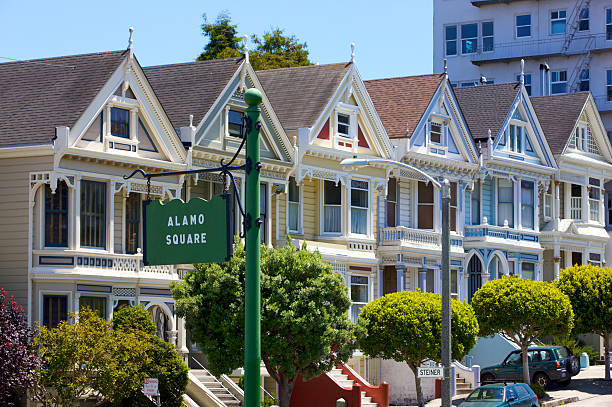 istock Victorian Houses in SF Alamo Square 173908540