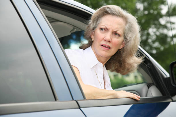istock Concerned Woman Looking At The Traffic 173909331