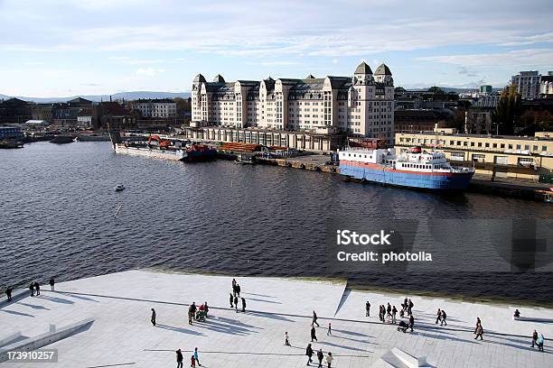 Foto de Vista De Oslo Opera House e mais fotos de stock de Oslo - Oslo, Teatro de Ópera, Alto - Descrição Geral