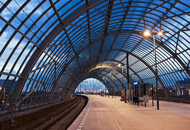 istock Area inside an empty railroad station at dusk 173910555