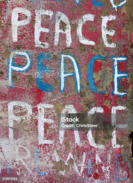 Photo libre de droit de Graffiti De La Paix Des Années 1960 banque d'images et plus d'images libres de droit de Symboles de paix - Symboles de paix, Graffiti, 1960-1969