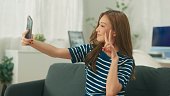 attraktive-weibliche-blogger-influenceri
