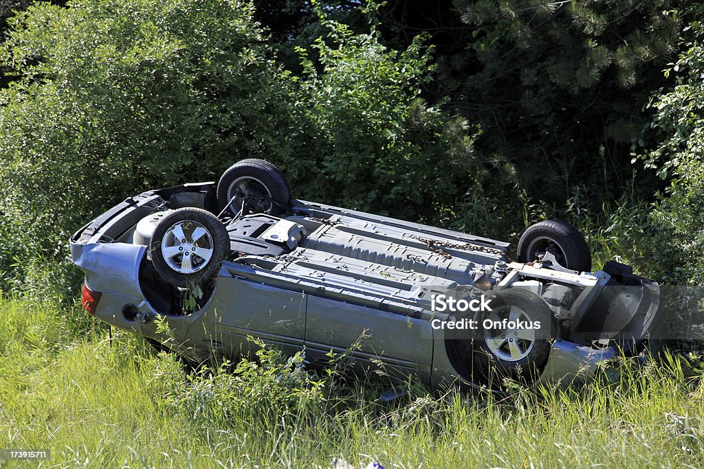 Carro virados para o tecto depois de um acidente de Carro - Royalty-free Carro Foto de stock