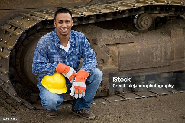 Ethnische Bauarbeiter Stockfoto und mehr Bilder von Arbeitsstiefel - Arbeitsstiefel, Kleidung, Arbeiten