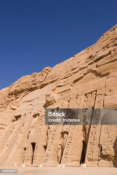 Foto de Templo De Nefertari e mais fotos de stock de Abu Simbel - Abu Simbel, Alívio, Arcaico