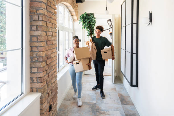 istock Moving in to new home together 1739168341