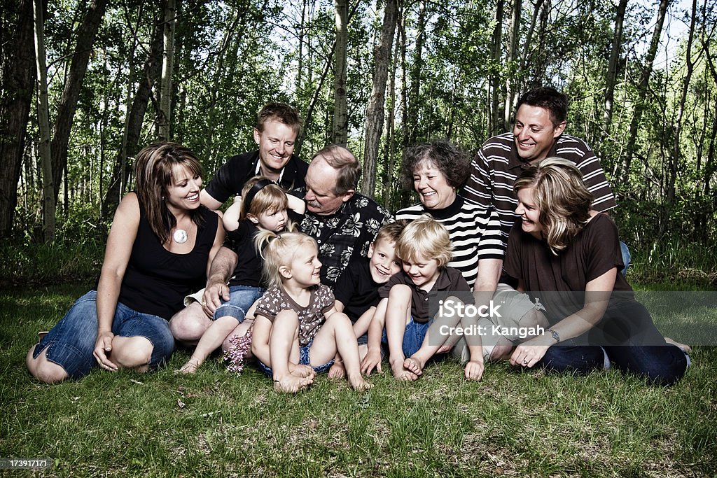 Famille nombreuse - Photo de Cousin libre de droits