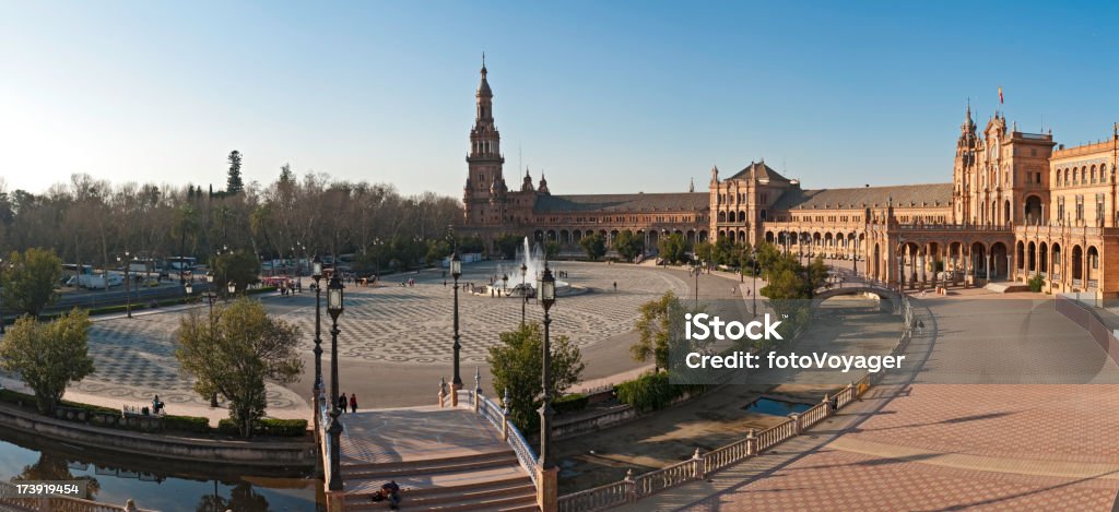 Siviglia Plaza de España caldo sole della Spagna - Foto stock royalty-free di Andalusia