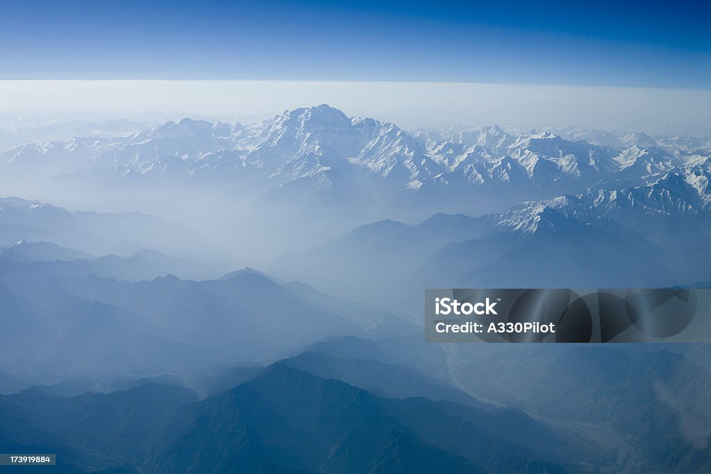 Los picos de las montañas - Foto de stock de Aire libre libre de derechos