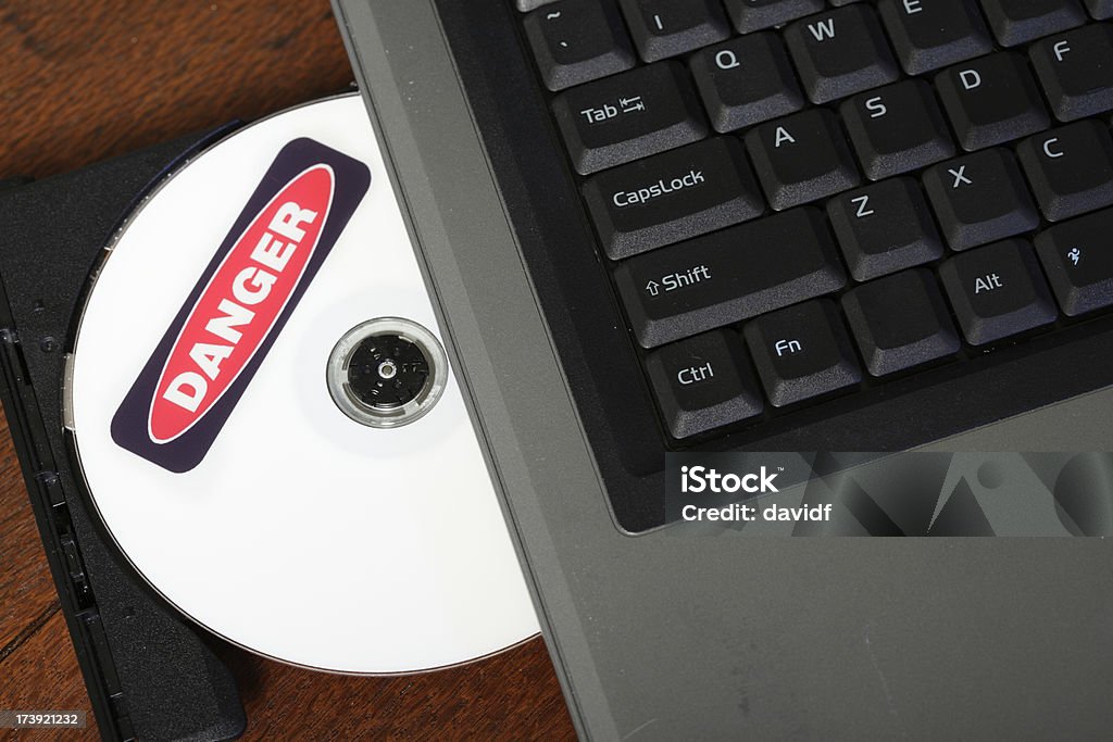 Опасные компьютер диск - Стоковые фото CD-ROM роялти-фри