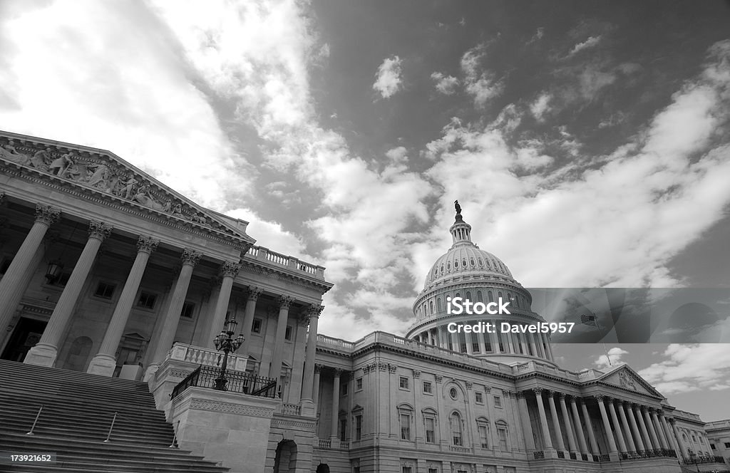 EE. UU. Edificio del Capitolio, blanco y negro - Foto de stock de Arquitectura exterior libre de derechos