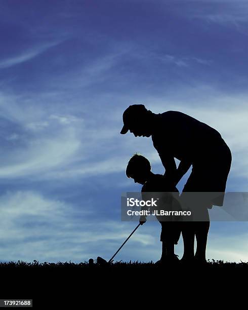 Photo libre de droit de Parcours De Golf Comme Papa banque d'images et plus d'images libres de droit de Golf - Golf, Enfant, Père