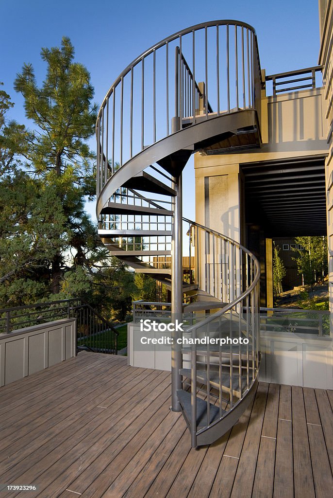 Escada em Espiral de Metal caso fora - Royalty-free Ferro - Metal Foto de stock