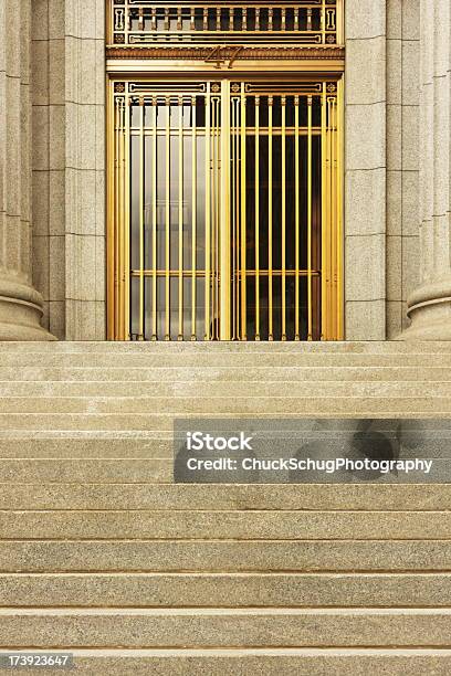 Granite Schody Kroki Drzwi Wejściowe - zdjęcia stockowe i więcej obrazów Autorytet - Autorytet, Giełda, Poczucie bezpieczeństwa