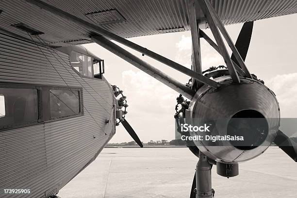 Ford Dreimotorklassischen Airliner Stockfoto und mehr Bilder von Art Deco - Art Deco, Flugzeug, Altertümlich