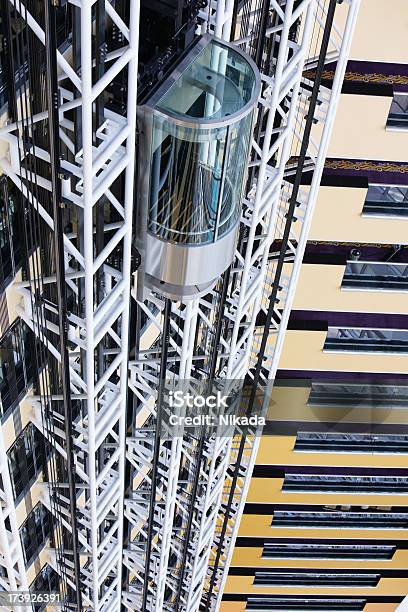 O Elevador Subir - Fotografias de stock e mais imagens de Arquitetura - Arquitetura, Atividade, Aço