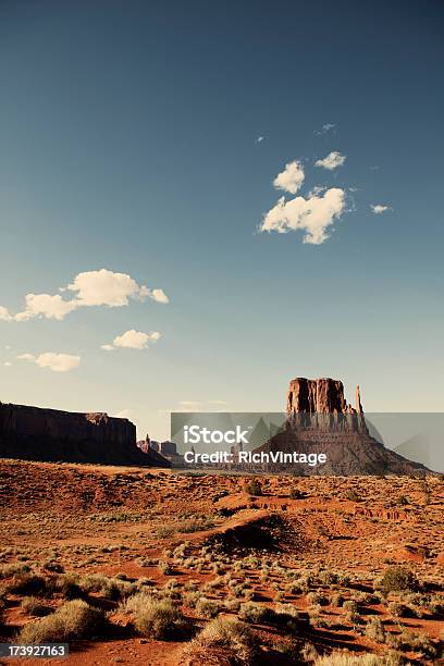 Monument Valley - Fotografie stock e altre immagini di Arizona - Arizona, Bellezza, Bellezza naturale