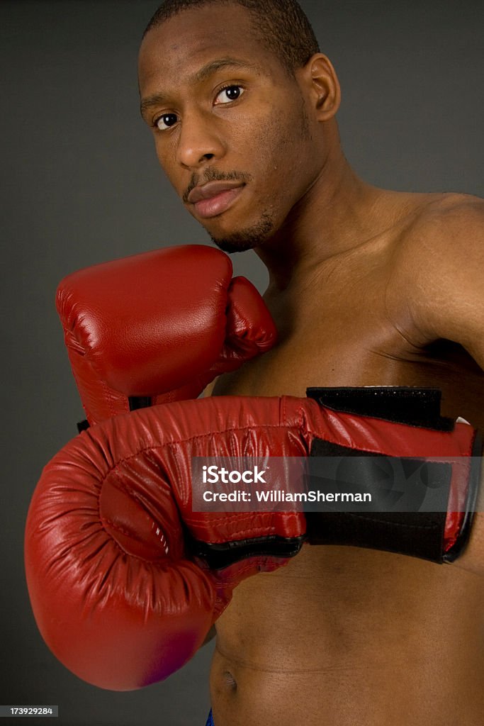 Afro-americano ler para uma luta de boxe - Foto de stock de Adulto royalty-free