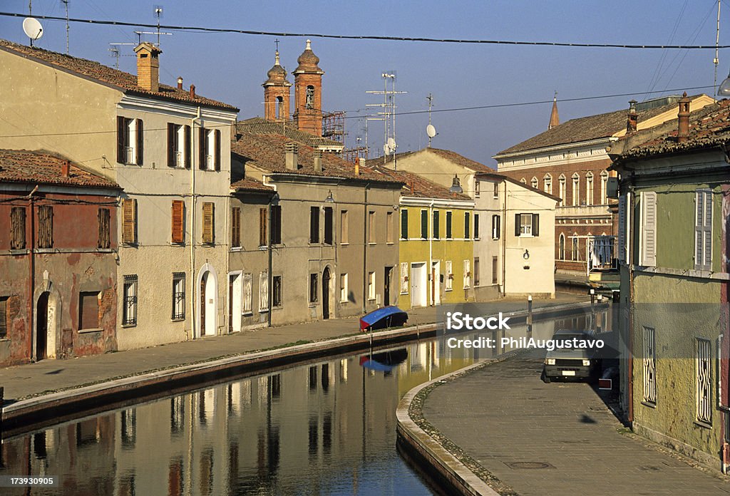 San Pietro Canal en del mar Adriático pueblo - Foto de stock de Acera libre de derechos