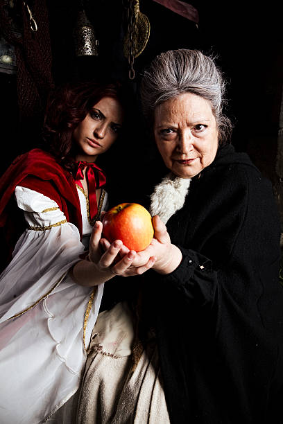 istock Snow White: Transformation of the Queen 173931980