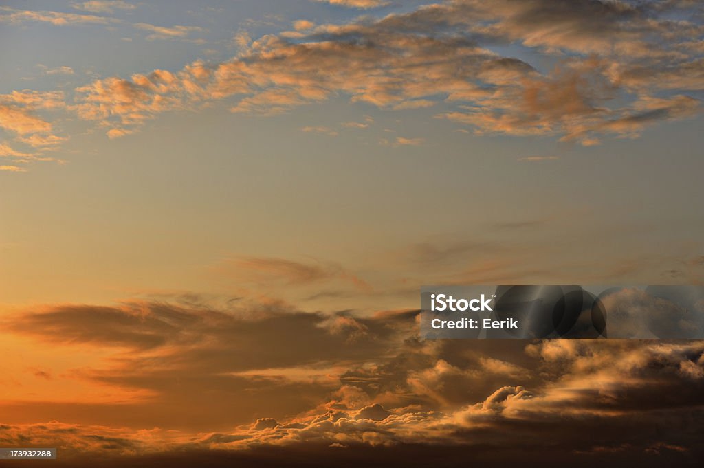 Nubes al atardecer - Foto de stock de Belleza de la naturaleza libre de derechos
