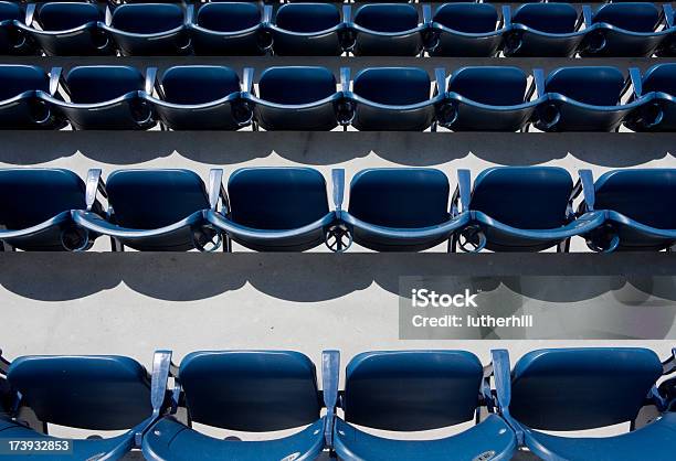 El Estadio De Béisbol De Vacío Foto de stock y más banco de imágenes de Estadio de los Yankees - Estadio de los Yankees, Gradas, Lujo