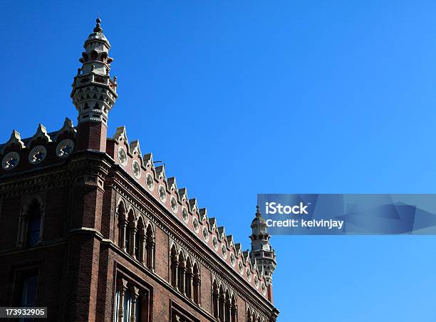 Roter Backsteinbürogebäude Stockfoto und mehr Bilder von Arabeske - Arabeske, Architektur, Außenaufnahme von Gebäuden