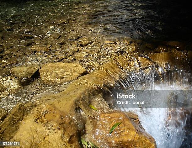 Wasserfall Stockfoto und mehr Bilder von Alternative Behandlungsmethode - Alternative Behandlungsmethode, Bach, Berg