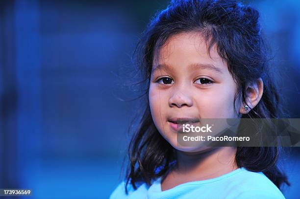 Menina Tipo Passe - Fotografias de stock e mais imagens de 6-7 Anos - 6-7 Anos, Anoitecer, Azul