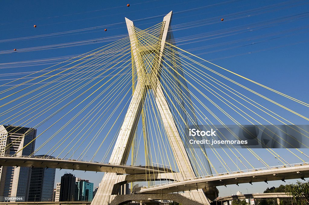 Zopfmuster-wohnten Brücke Sao Paulo - Lizenzfrei Baugewerbe Stock-Foto