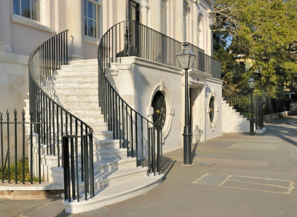 istock Marble steps to Charleston courthouse in South Carolina 173939560