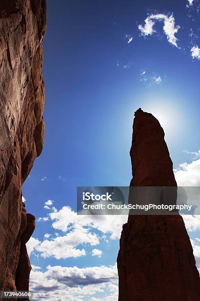 Katedra Rock Pinnacle Sylwetka Sedona - zdjęcia stockowe i więcej obrazów Aura - Aura, Aureola - Symbol, Australijski Outback